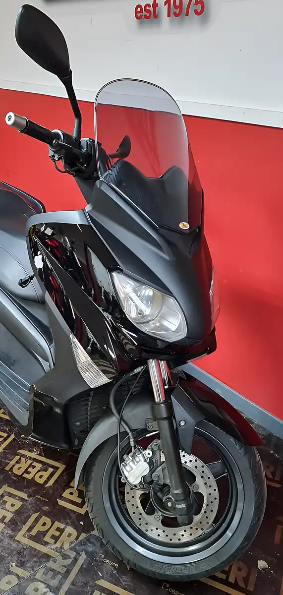 Used 2013 Yamaha Xmax 125 Black - Interior and Exterior details 12