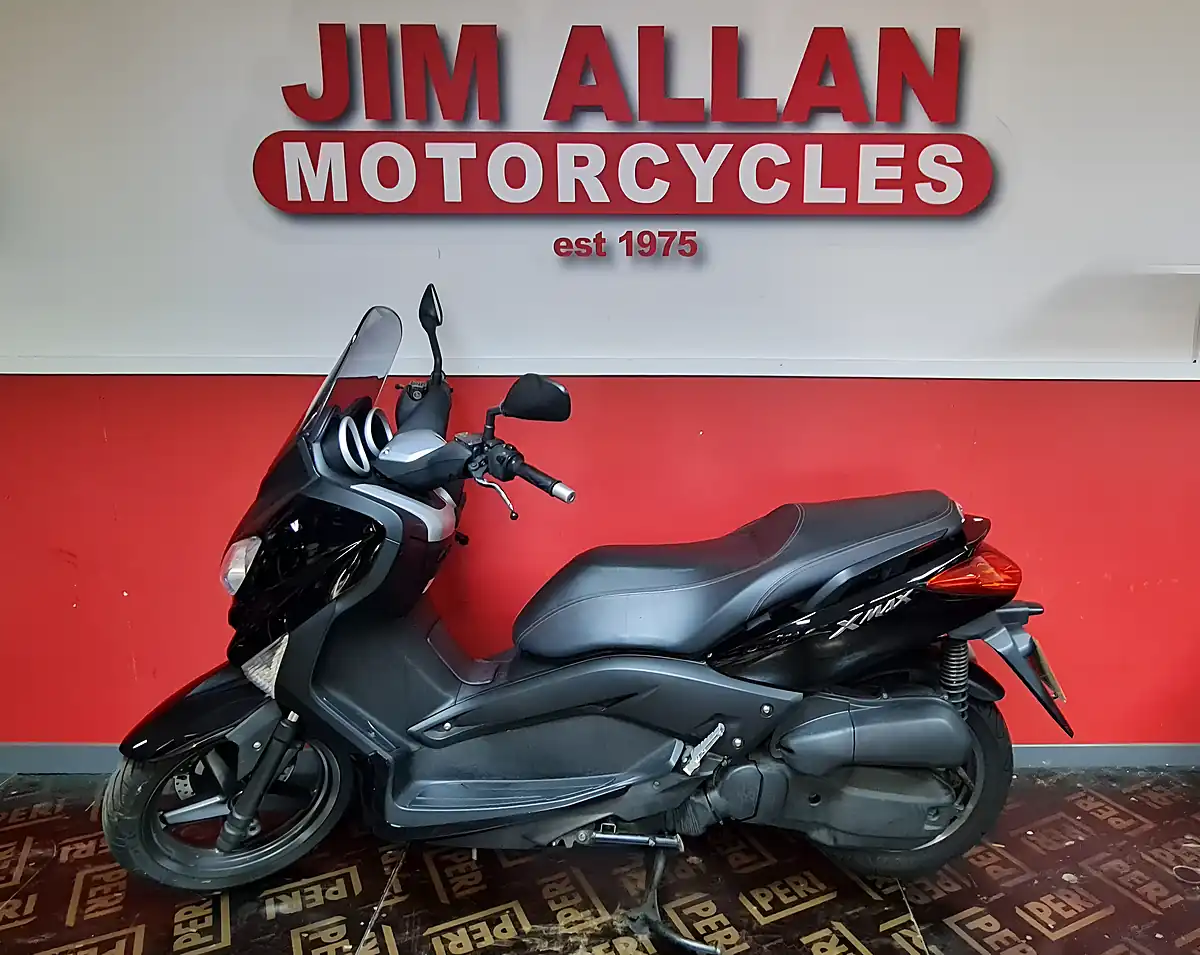 Used 2013 Yamaha Xmax 125 Black - Interior and Exterior details 2