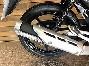 Used 2013 Yamaha Ybr - Interior and Exterior details 18