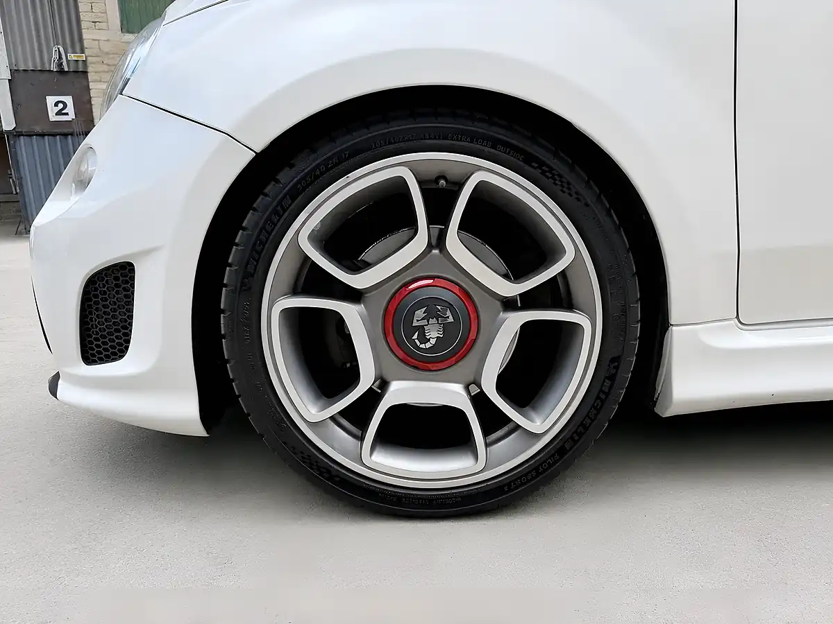 Used 2014 Abarth 500 White - Interior and Exterior details 16