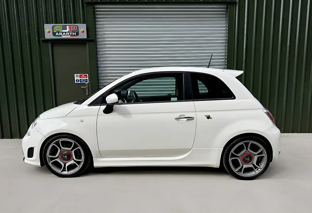Used 2014 Abarth 500 White - Interior and Exterior details 7
