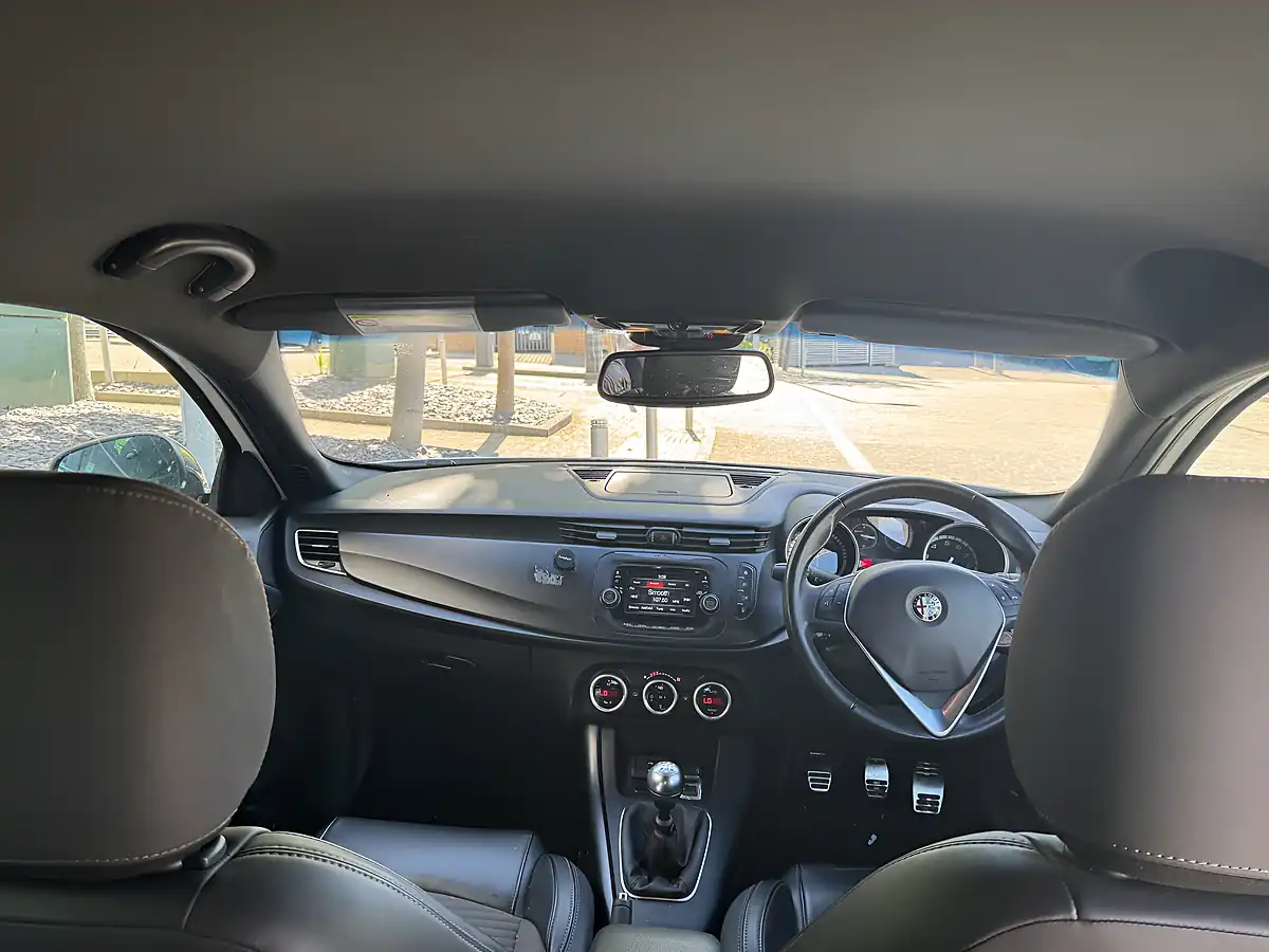 Used 2014 Alfa Romeo Giulietta Exclusive Ghiaccio White - Interior and Exterior details 13