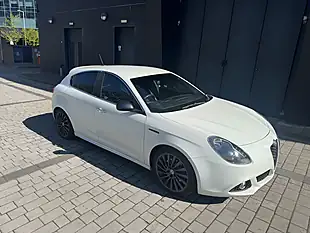 Used 2014 Alfa Romeo Giulietta Exclusive Ghiaccio White - Interior and Exterior details 2