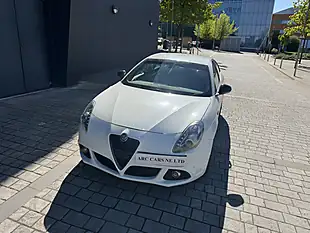 Used 2014 Alfa Romeo Giulietta Exclusive Ghiaccio White - Interior and Exterior details 5