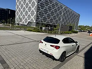 Used 2014 Alfa Romeo Giulietta Exclusive Ghiaccio White - Interior and Exterior details 7