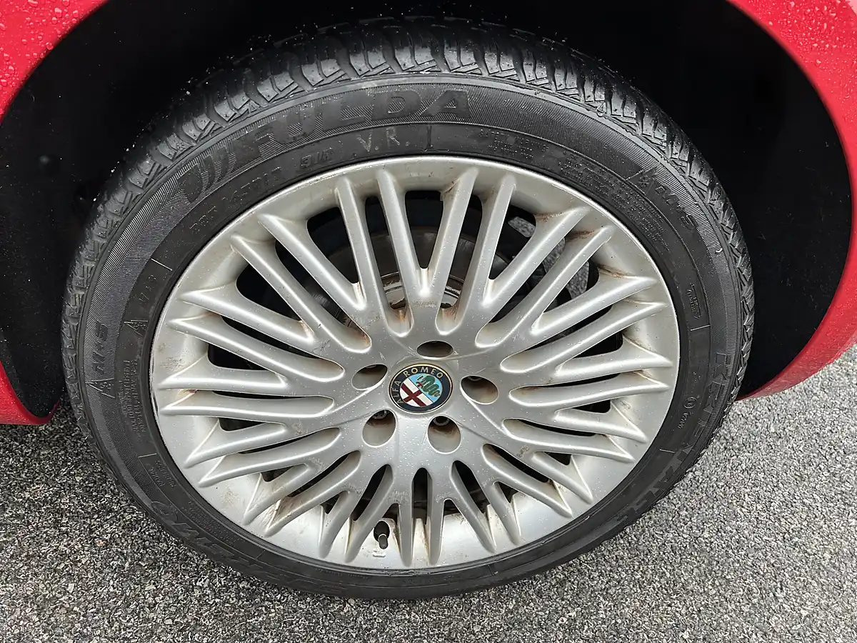 Used 2014 Alfa Romeo Giulietta Red - Interior and Exterior details 14