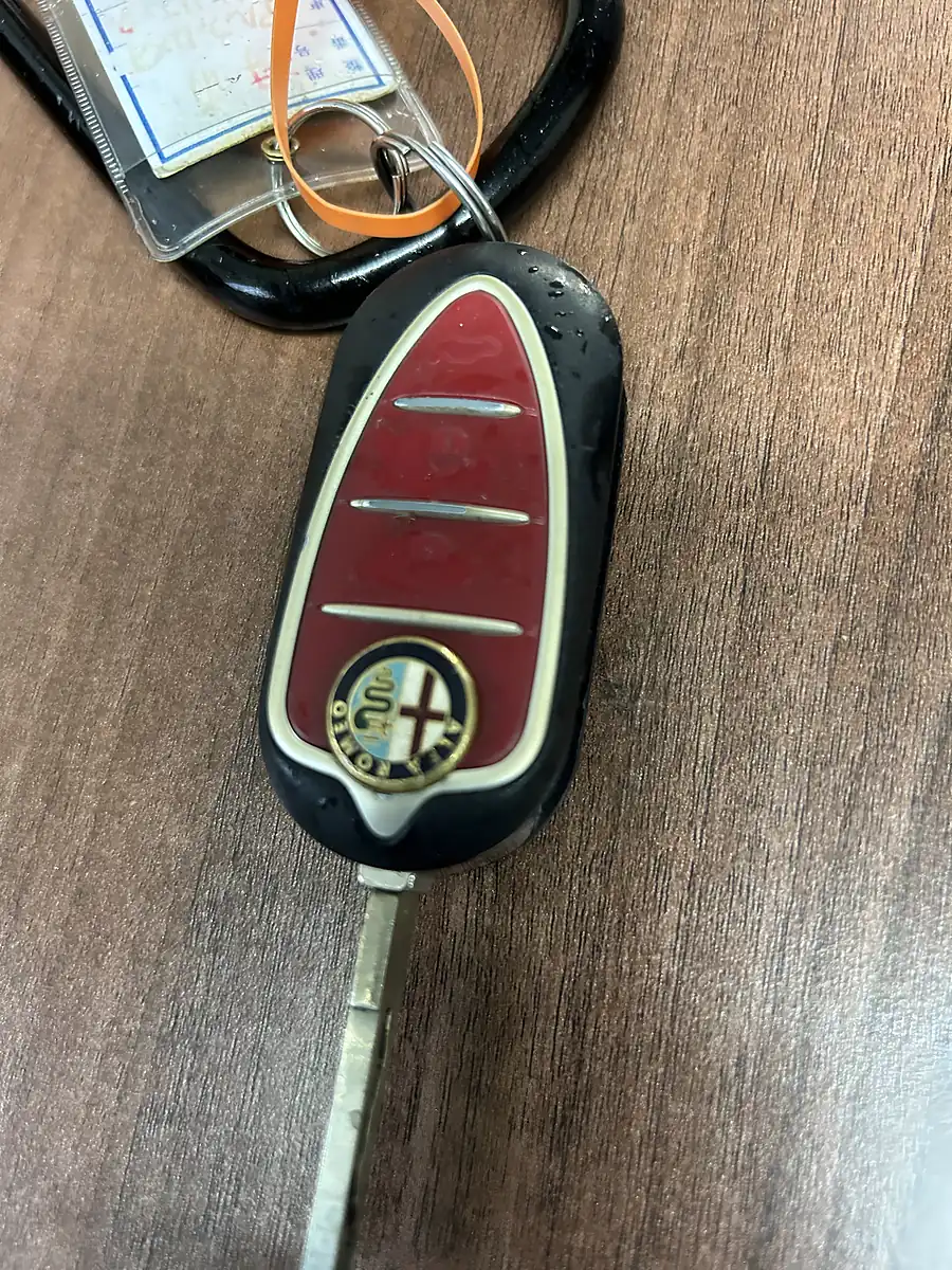 Used 2014 Alfa Romeo Giulietta Red - Interior and Exterior details 20