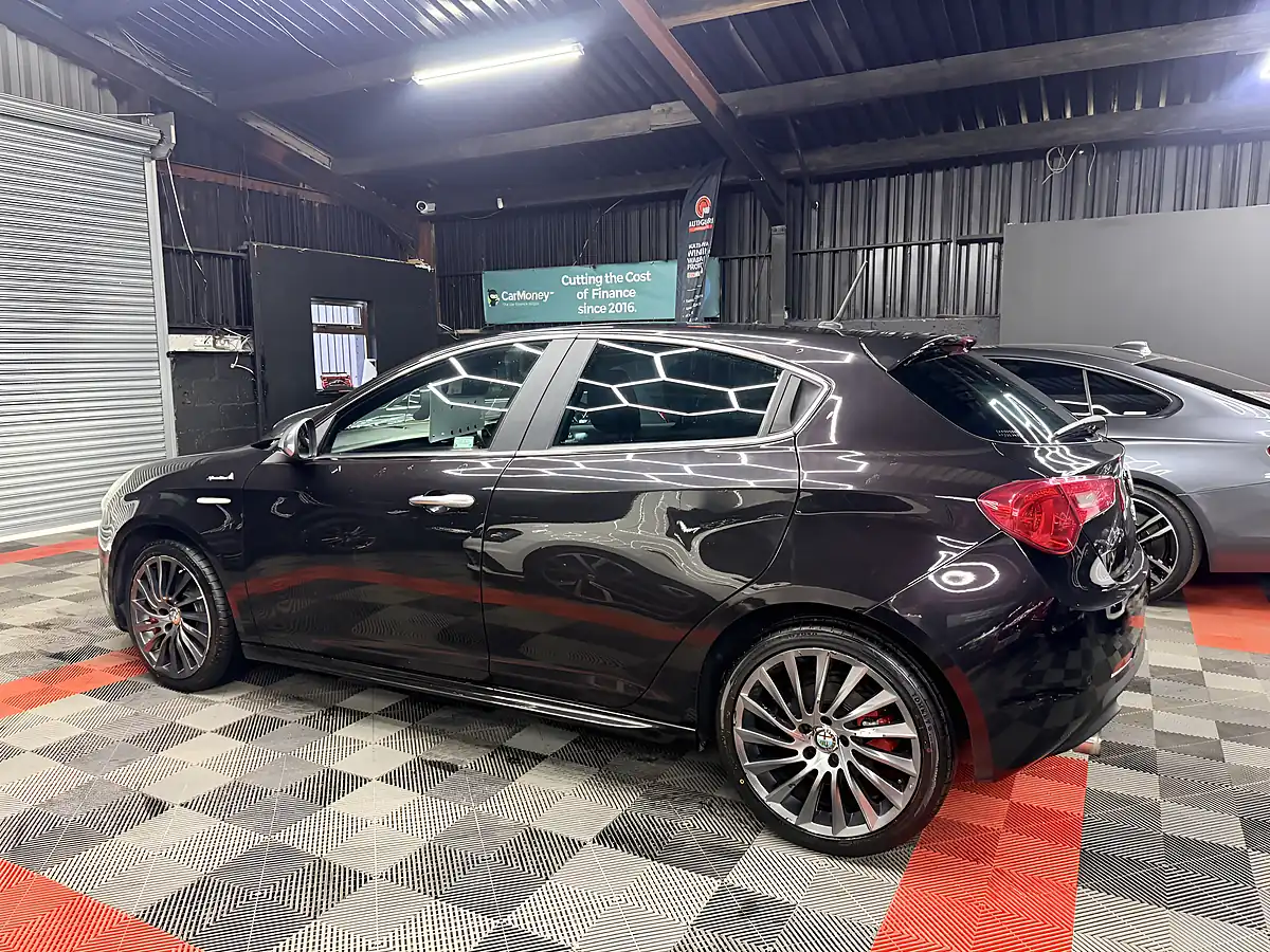 Used 2014 Alfa Romeo Giulietta Sportiva Nav Black - Interior and Exterior details 11