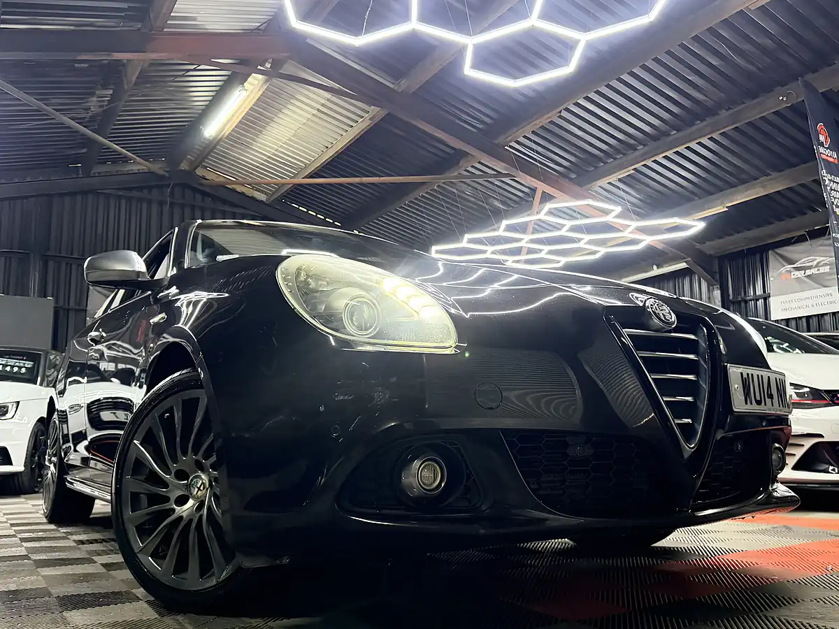 Used 2014 Alfa Romeo Giulietta Sportiva Nav Black - Interior and Exterior details 16