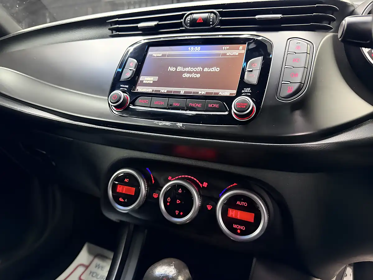 Used 2014 Alfa Romeo Giulietta Sportiva Nav Black - Interior and Exterior details 17