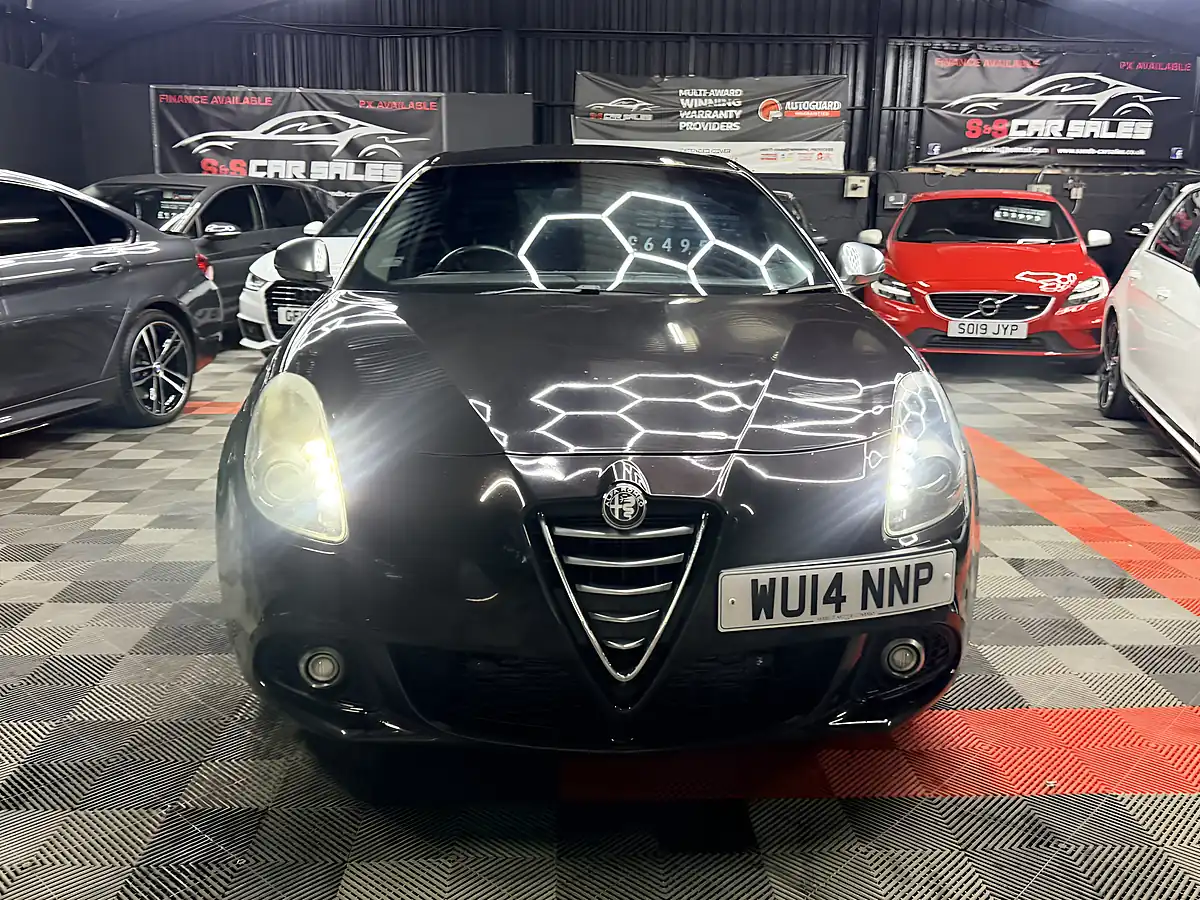 Used 2014 Alfa Romeo Giulietta Sportiva Nav Black - Interior and Exterior details 2