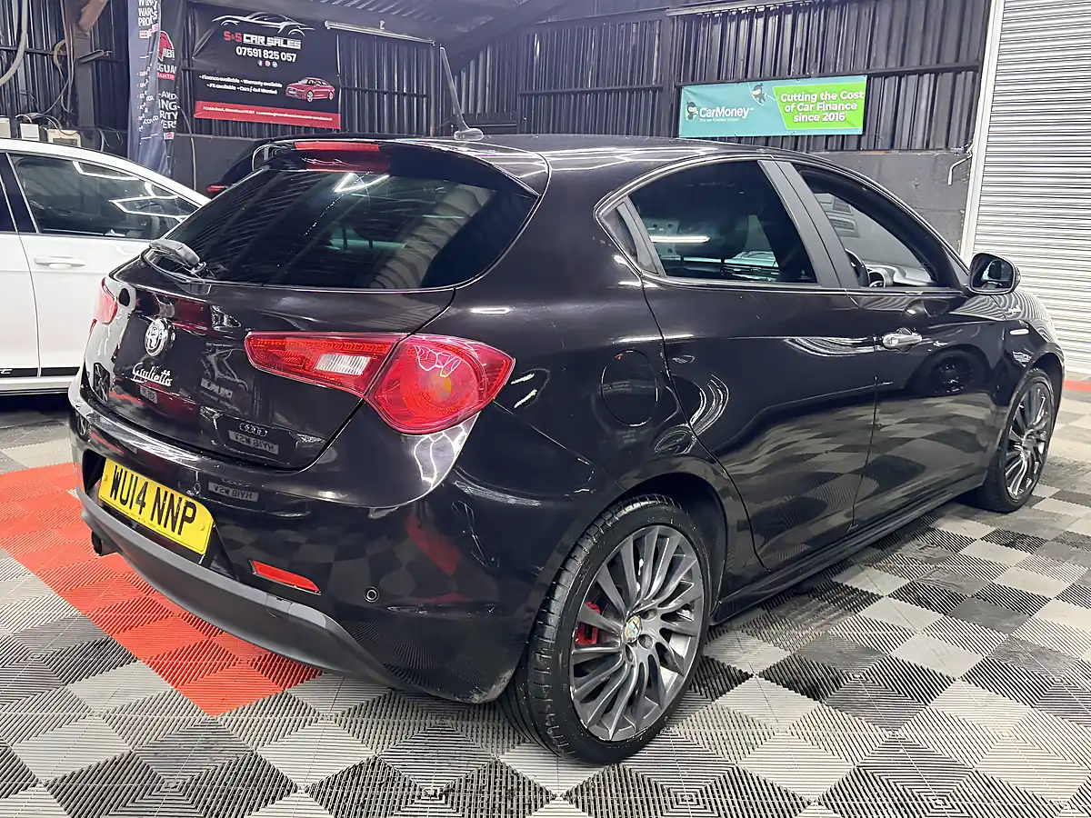 Used 2014 Alfa Romeo Giulietta Sportiva Nav Black - Interior and Exterior details 4