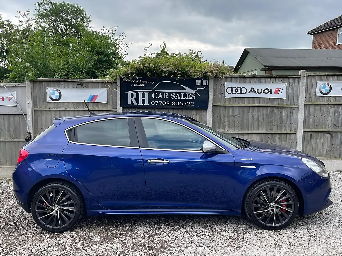 Used 2014 Alfa Romeo Giulietta Sportiva Nav Blue - Interior and Exterior details 12