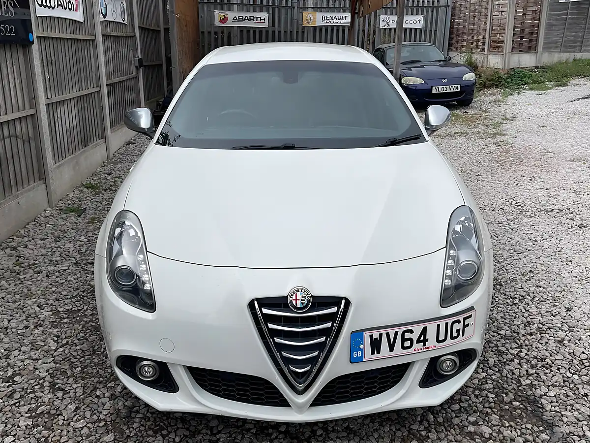 Used 2014 Alfa Romeo Giulietta Sportiva Nav White - Interior and Exterior details 10