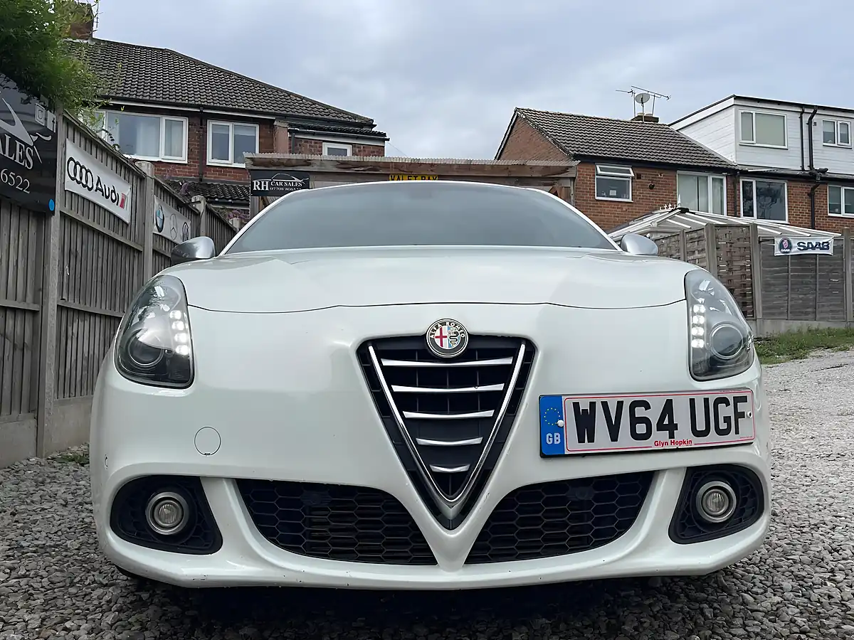 Used 2014 Alfa Romeo Giulietta Sportiva Nav White - Interior and Exterior details 11