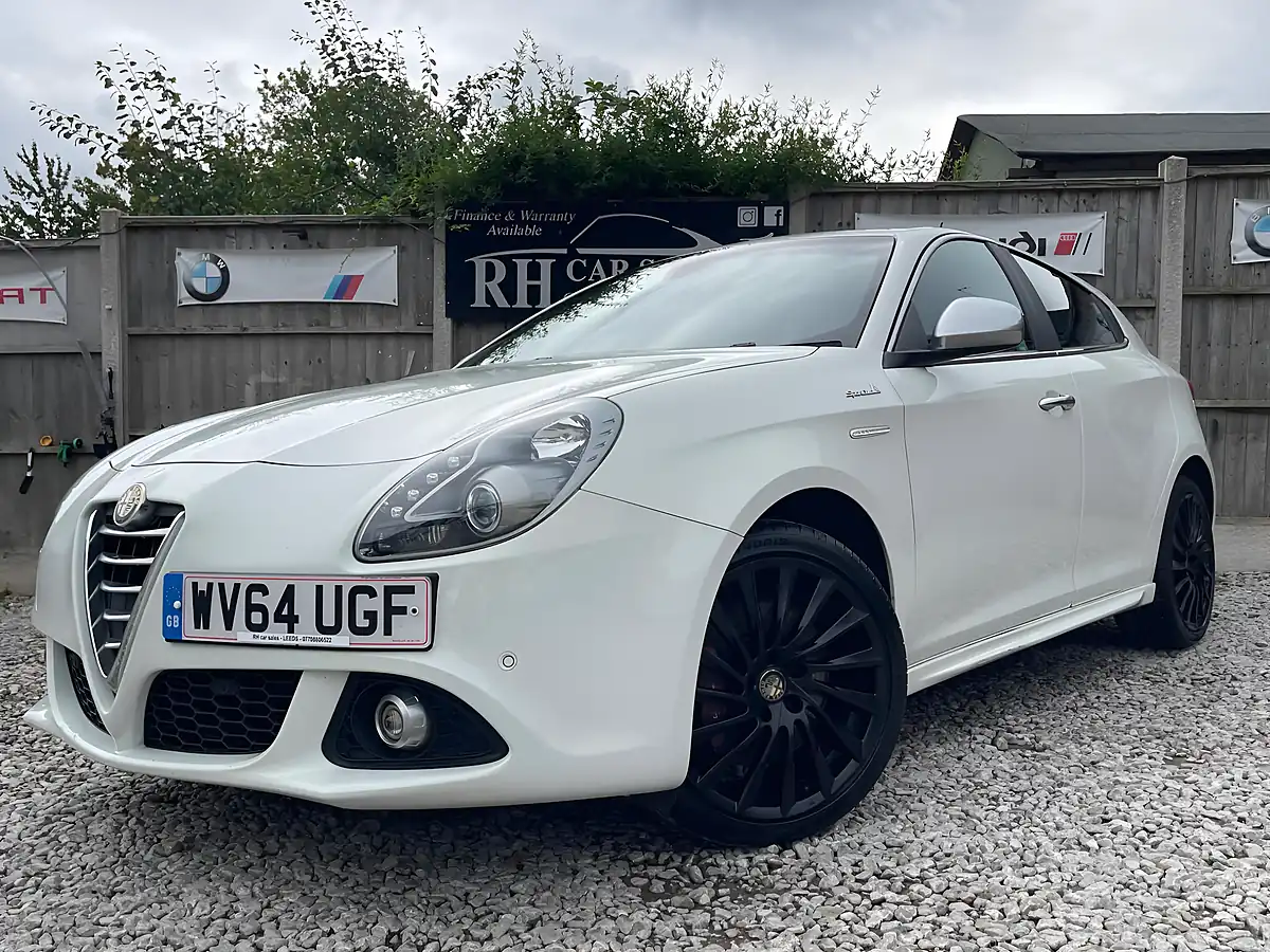 Used 2014 Alfa Romeo Giulietta Sportiva Nav White - Interior and Exterior details 14