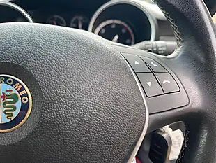 Used 2014 Alfa Romeo Giulietta Sportiva Nav White - Interior and Exterior details 17