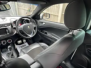 Used 2014 Alfa Romeo Giulietta Sportiva Nav White - Interior and Exterior details 5