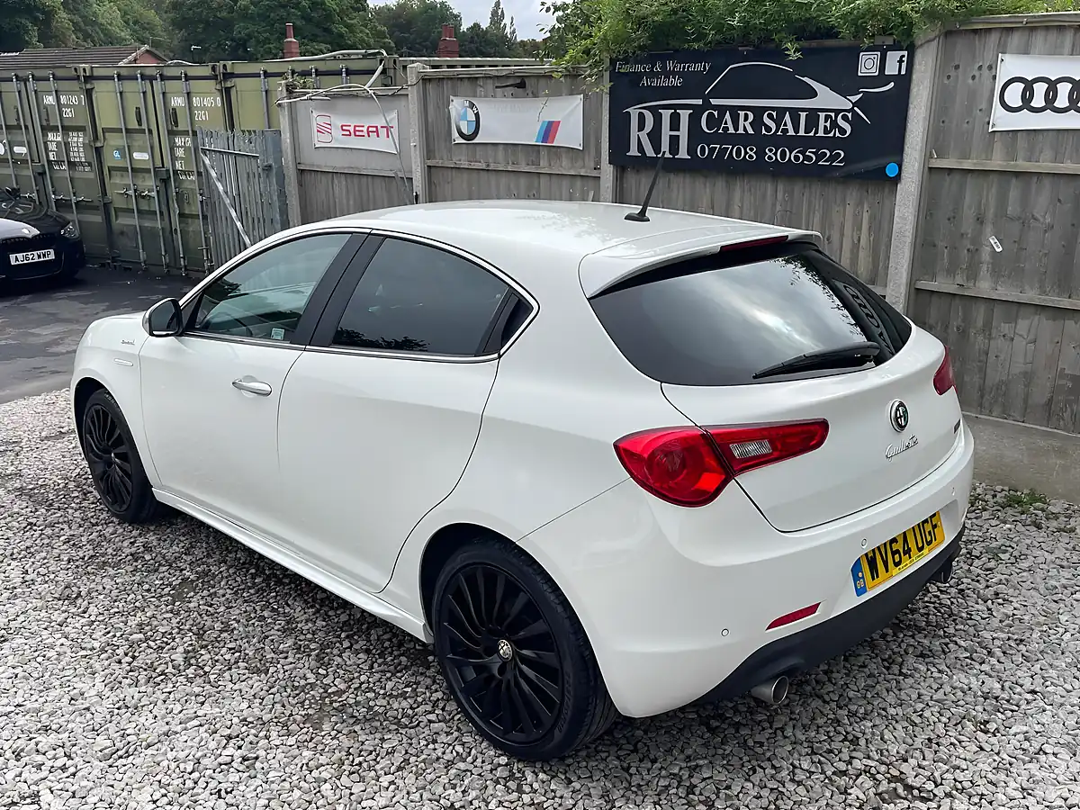 Used 2014 Alfa Romeo Giulietta Sportiva Nav White - Interior and Exterior details 7