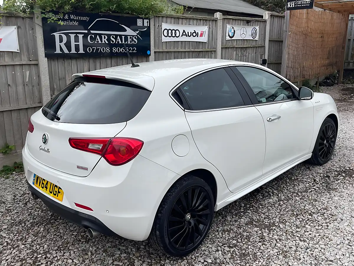 Used 2014 Alfa Romeo Giulietta Sportiva Nav White - Interior and Exterior details 9