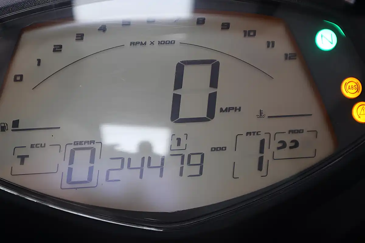 Used 2014 Aprilia Caponord 1200 Red - Interior and Exterior details 20