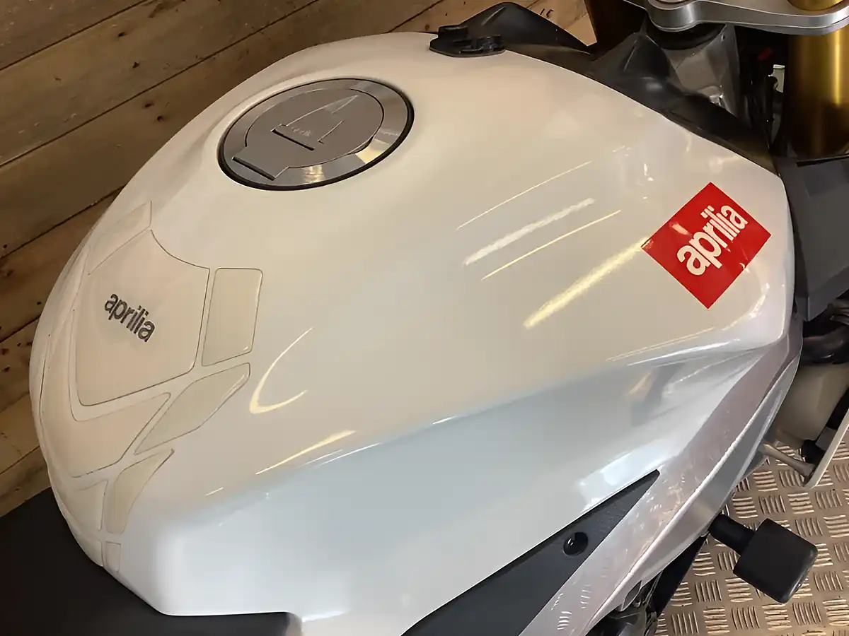 Used 2014 Aprilia Tuono Abs White - Interior and Exterior details 10
