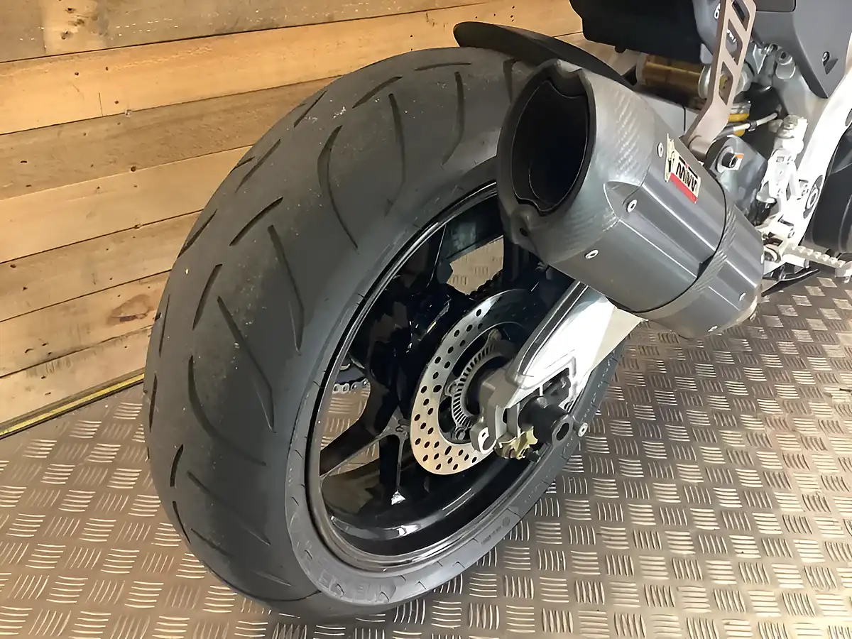 Used 2014 Aprilia Tuono Abs White - Interior and Exterior details 18