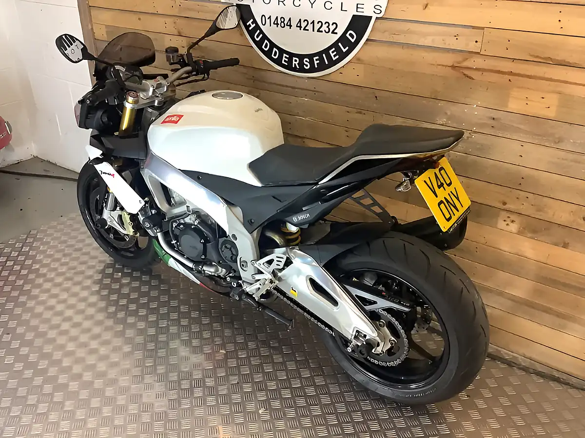 Used 2014 Aprilia Tuono Abs White - Interior and Exterior details 6