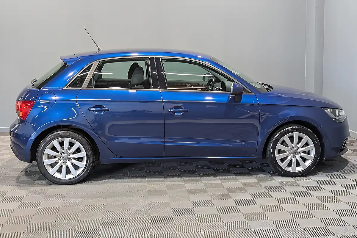 Used 2014 Audi A1 Sport Blue - Interior and Exterior details 3
