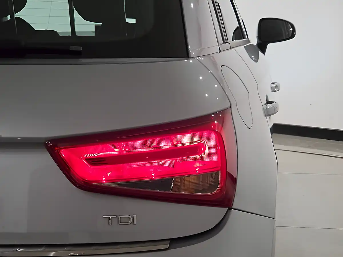 Used 2014 Audi A1 Sport Silver - Interior and Exterior details 12