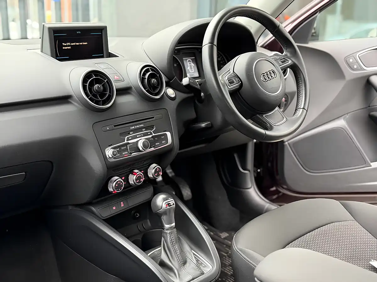 Used 2014 Audi A1 Sport Sportback Purple - Interior and Exterior details 4