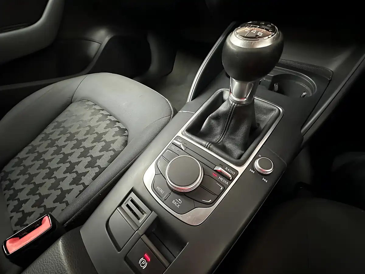 Used 2014 Audi A3 Se Shiraz Red - Interior and Exterior details 15