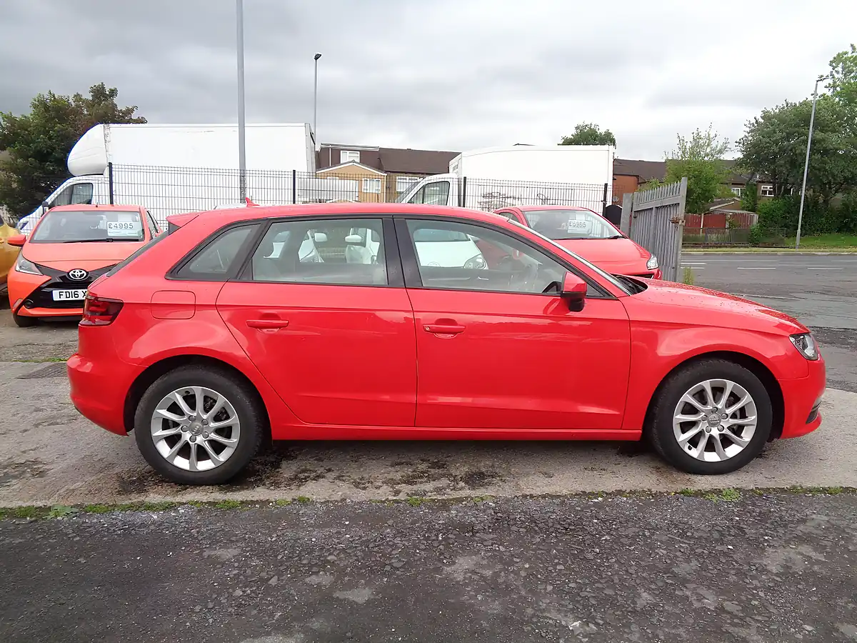 Used 2014 Audi A3 Se Sportback Red - Interior and Exterior details 3