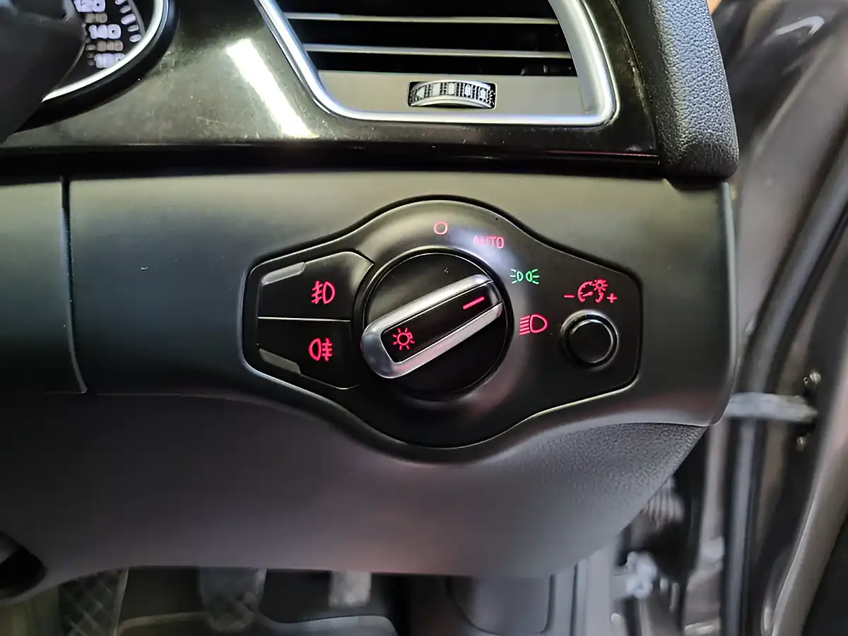 Used 2014 Audi A4 Avant Black Edition Grey - Interior and Exterior details 14