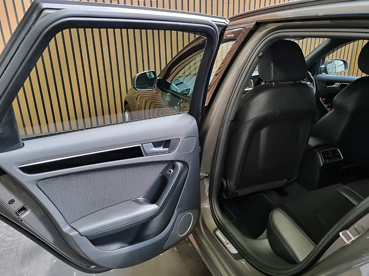 Used 2014 Audi A4 Avant Black Edition Grey - Interior and Exterior details 18