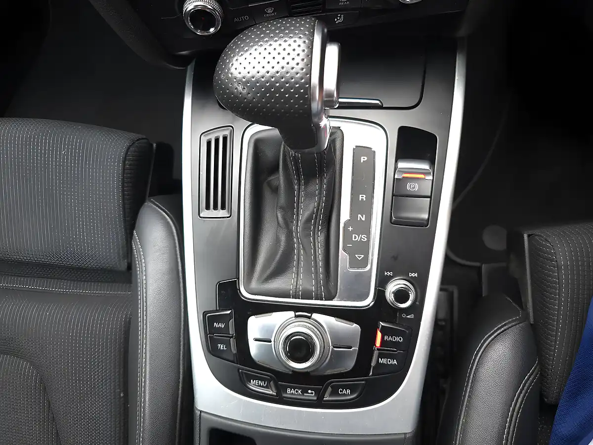 Used 2014 Audi A4 Avant S Line Blue - Interior and Exterior details 12