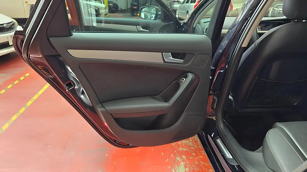 Used 2014 Audi A4 Avant Se Blue - Interior and Exterior details 14