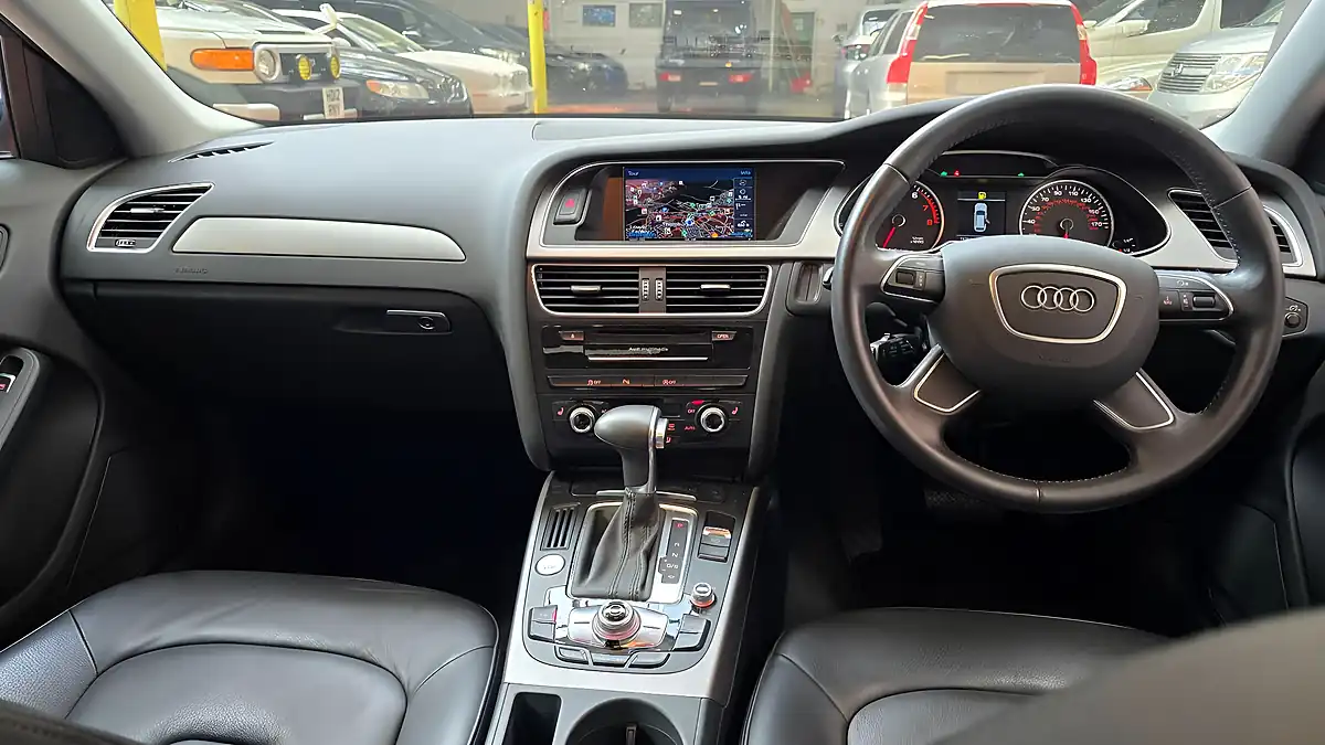 Used 2014 Audi A4 Avant Se Blue - Interior and Exterior details 4