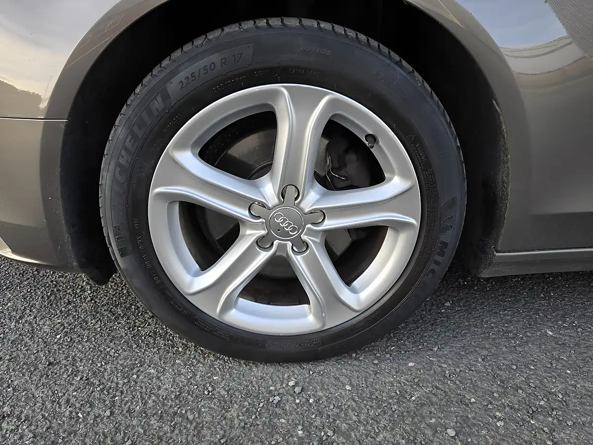 Used 2014 Audi A4 Avant Se Technik Grey - Interior and Exterior details 15