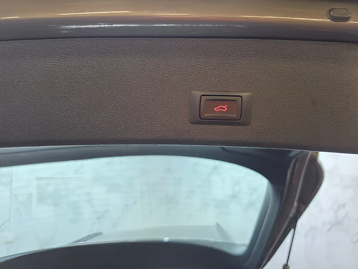 Used 2014 Audi A4 Avant Se Technik Grey - Interior and Exterior details 18