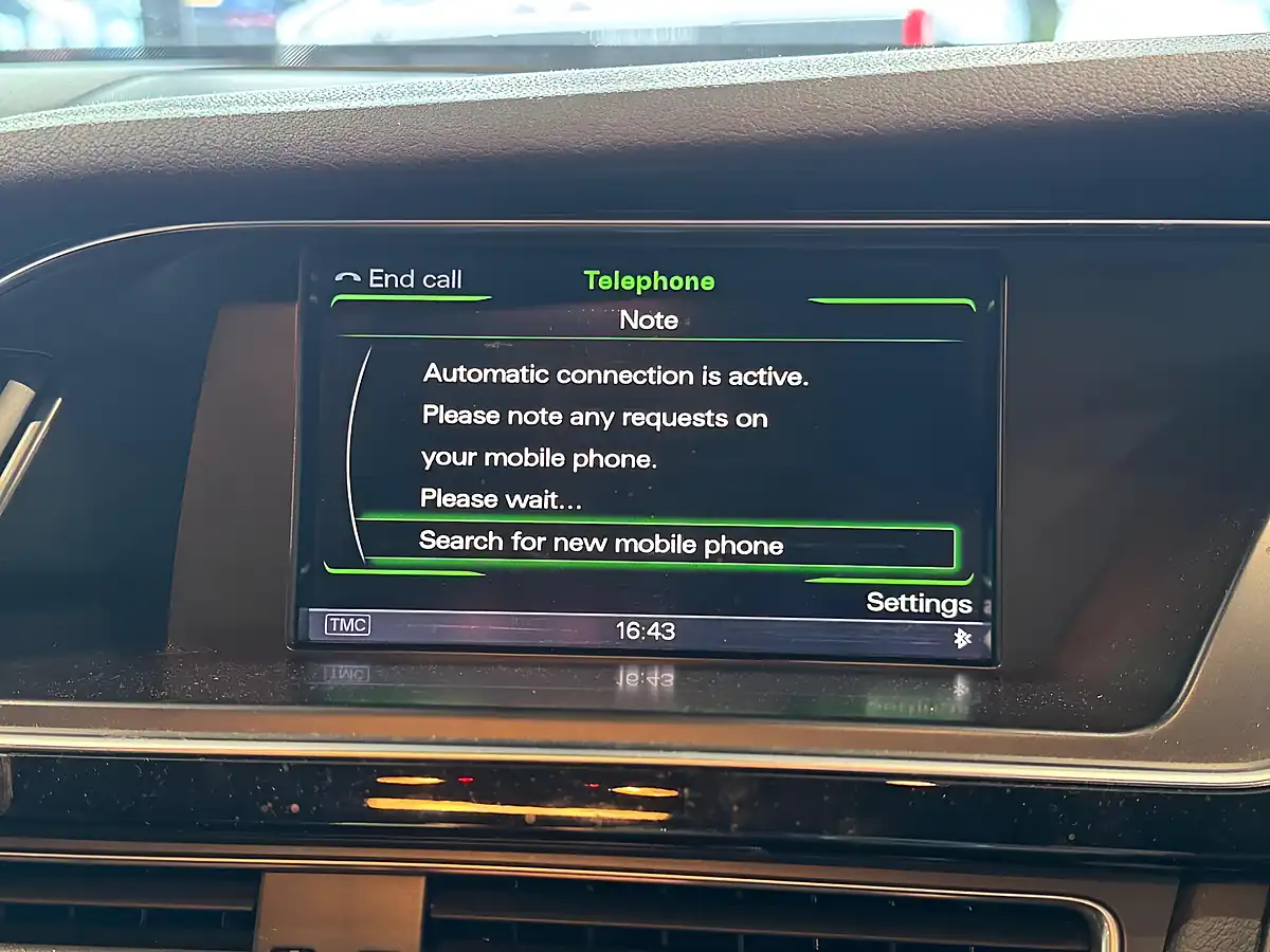 Used 2014 Audi A4 Black Edition Grey - Interior and Exterior details 17