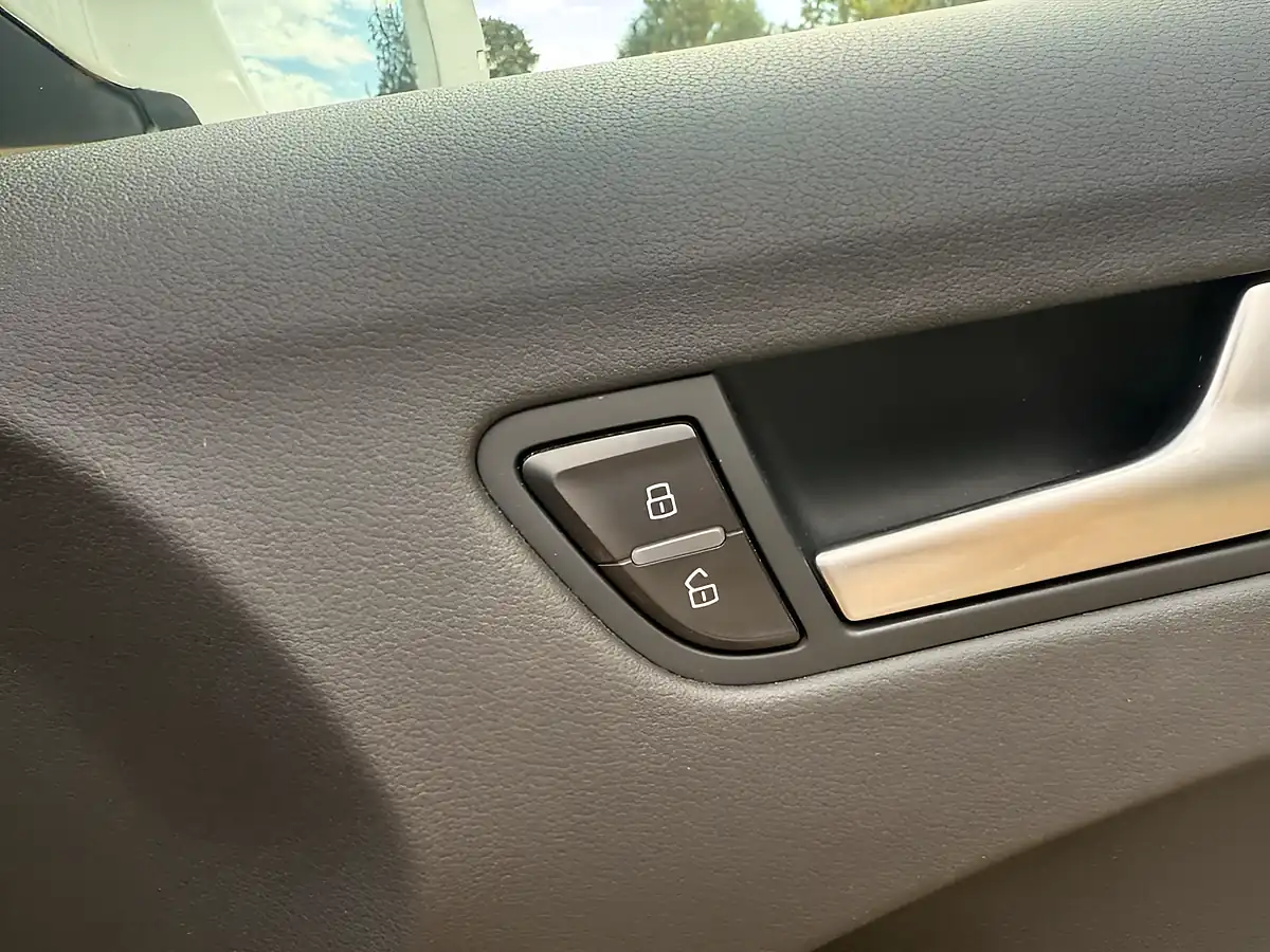 Used 2014 Audi A4 Se Technik White - Interior and Exterior details 17