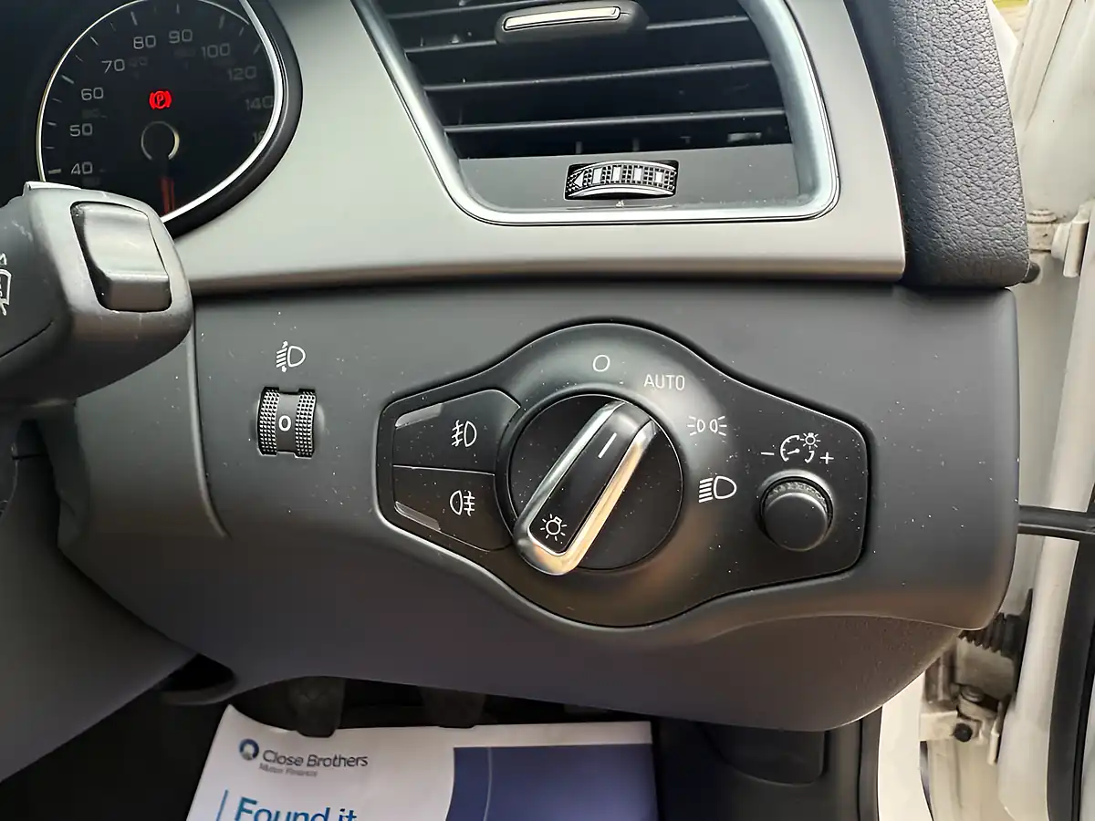 Used 2014 Audi A4 Se Technik White - Interior and Exterior details 18