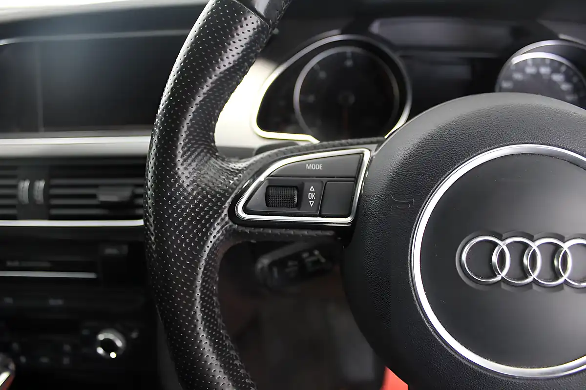 Used 2014 Audi A5 S Line Silver - Interior and Exterior details 16