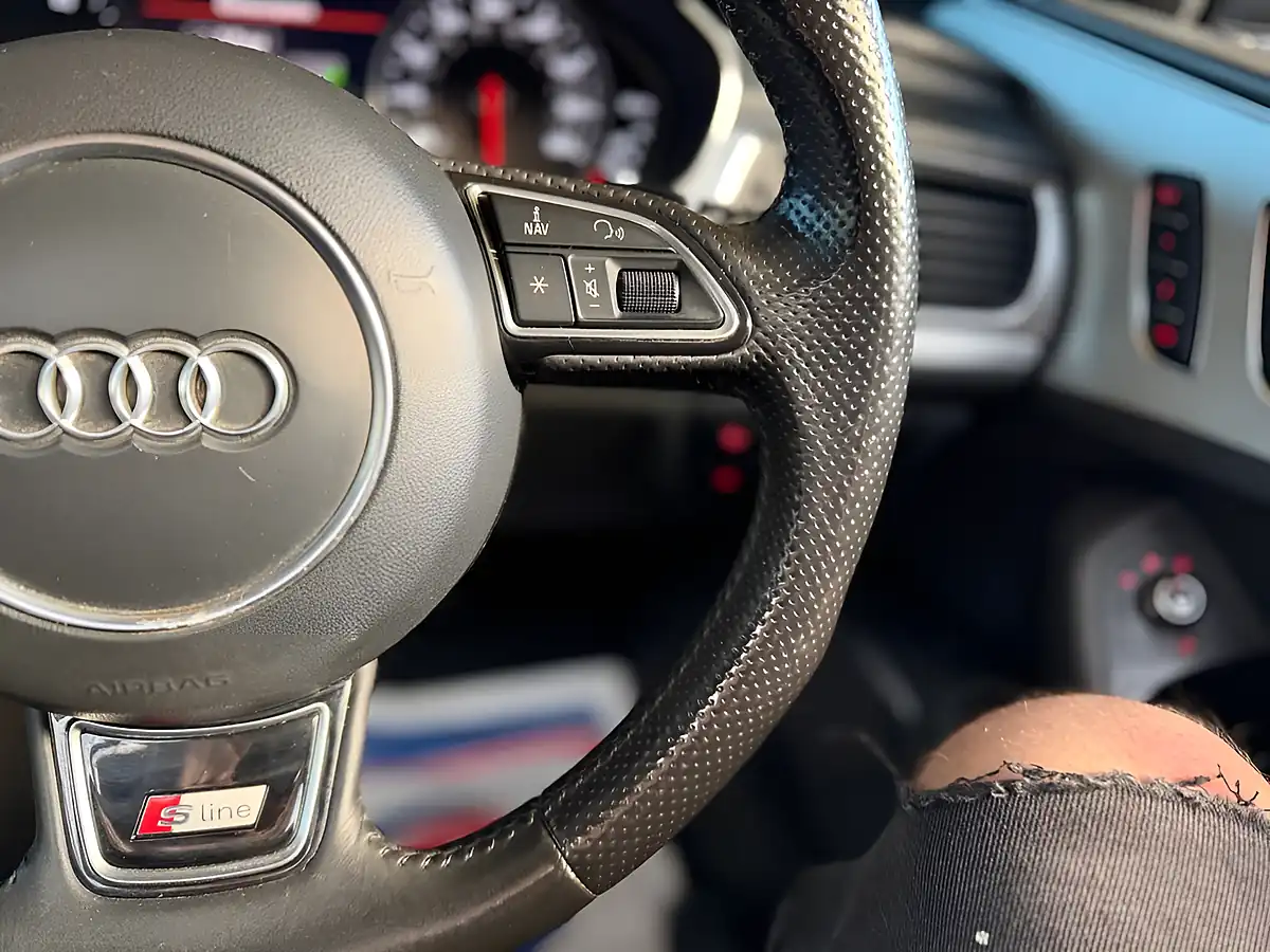 Used 2014 Audi A6 Avant S Line Metallic Grey - Interior and Exterior details 11