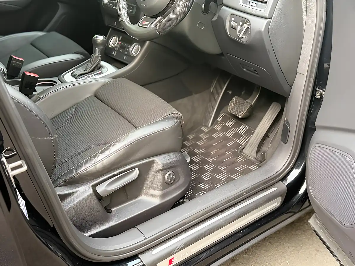 Used 2014 Audi Q3 S Line Black - Interior and Exterior details 15