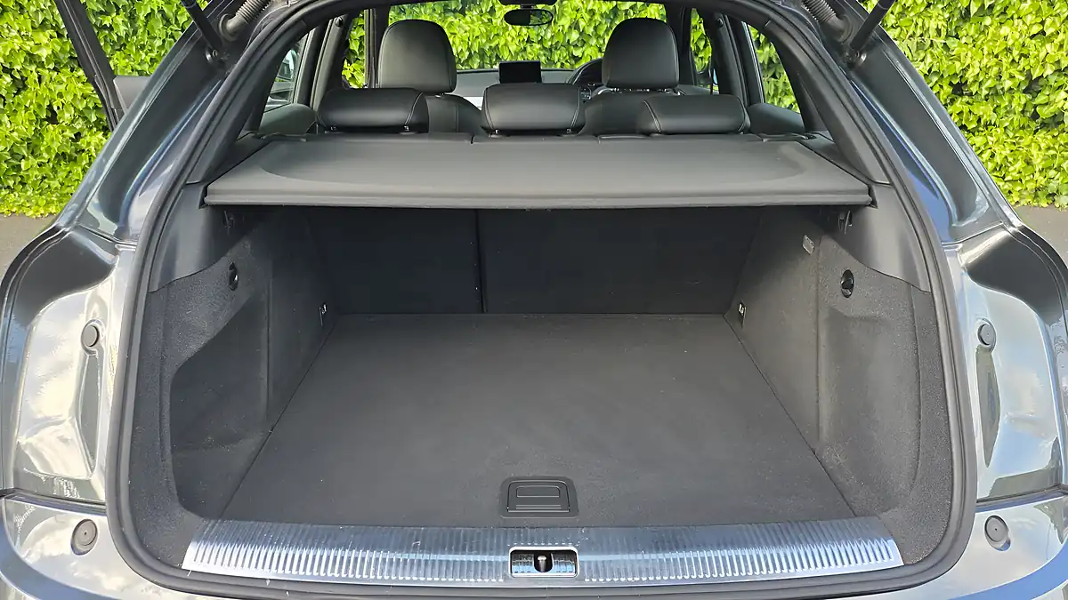 Used 2014 Audi Q3 S-Line Daytona Grey Metallic - Interior and Exterior details 20