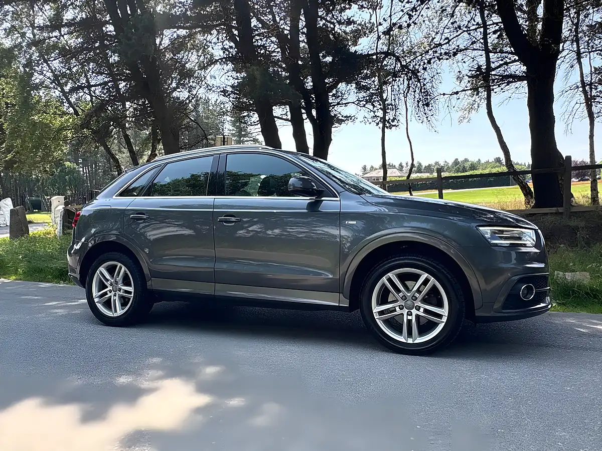 Used 2014 Audi Q3 S Line Grey - Interior and Exterior details 3