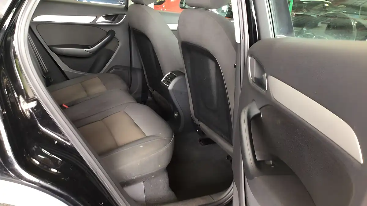 Used 2014 Audi Q3 Se Black - Interior and Exterior details 10
