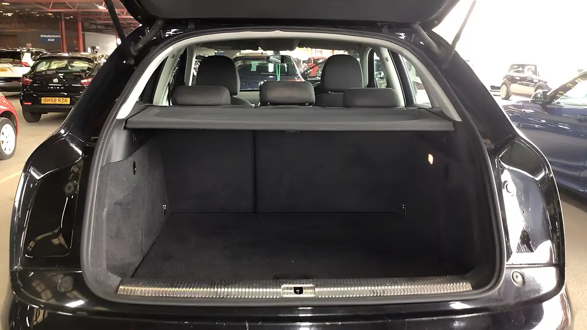 Used 2014 Audi Q3 Se Black - Interior and Exterior details 9